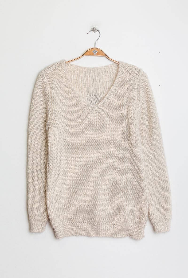 Lightweight V-Neck Knitted Sweater - Winter Collection 2026