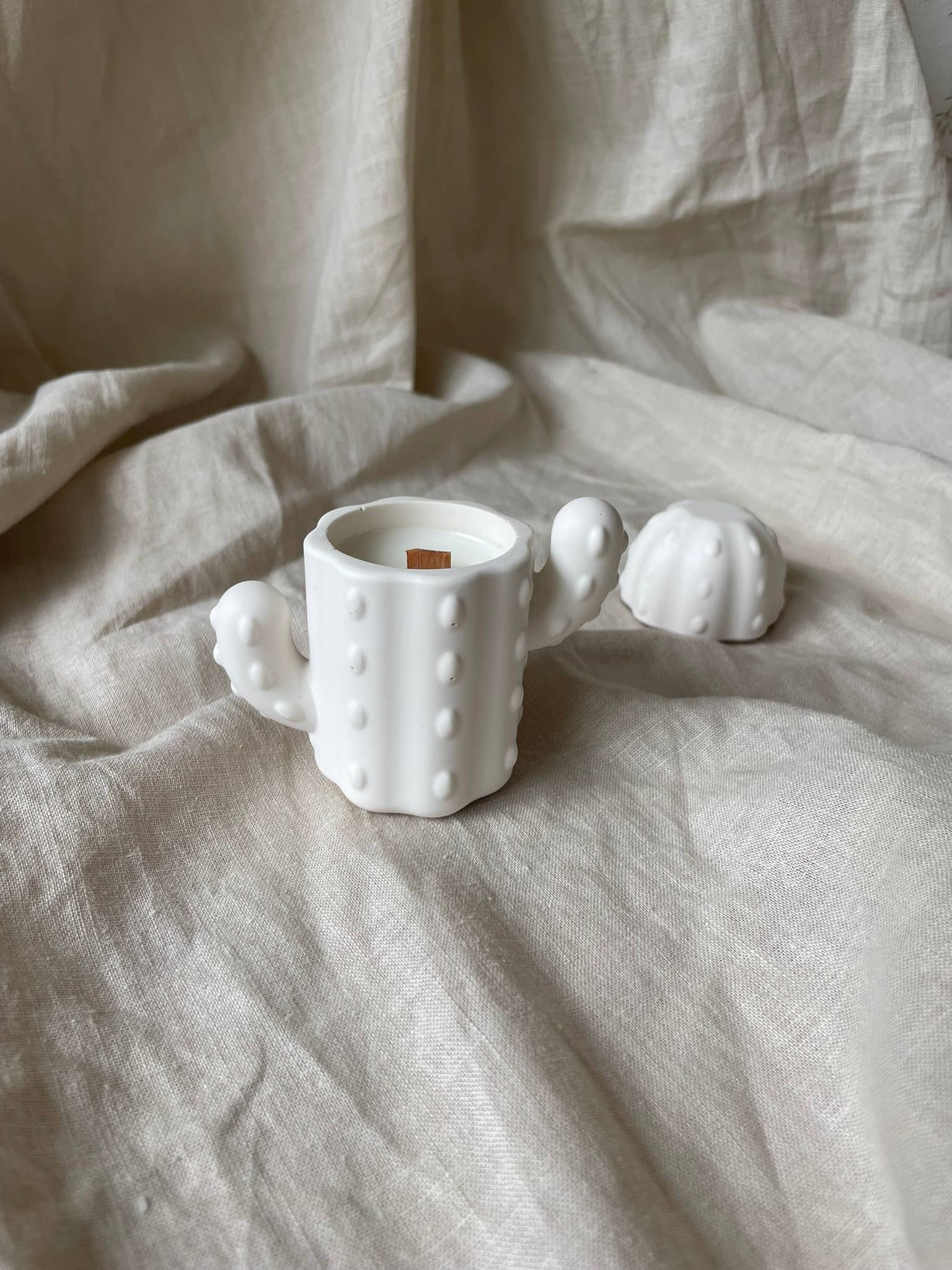 ‘Desert Bloom’ scented candle made from natural soy wax