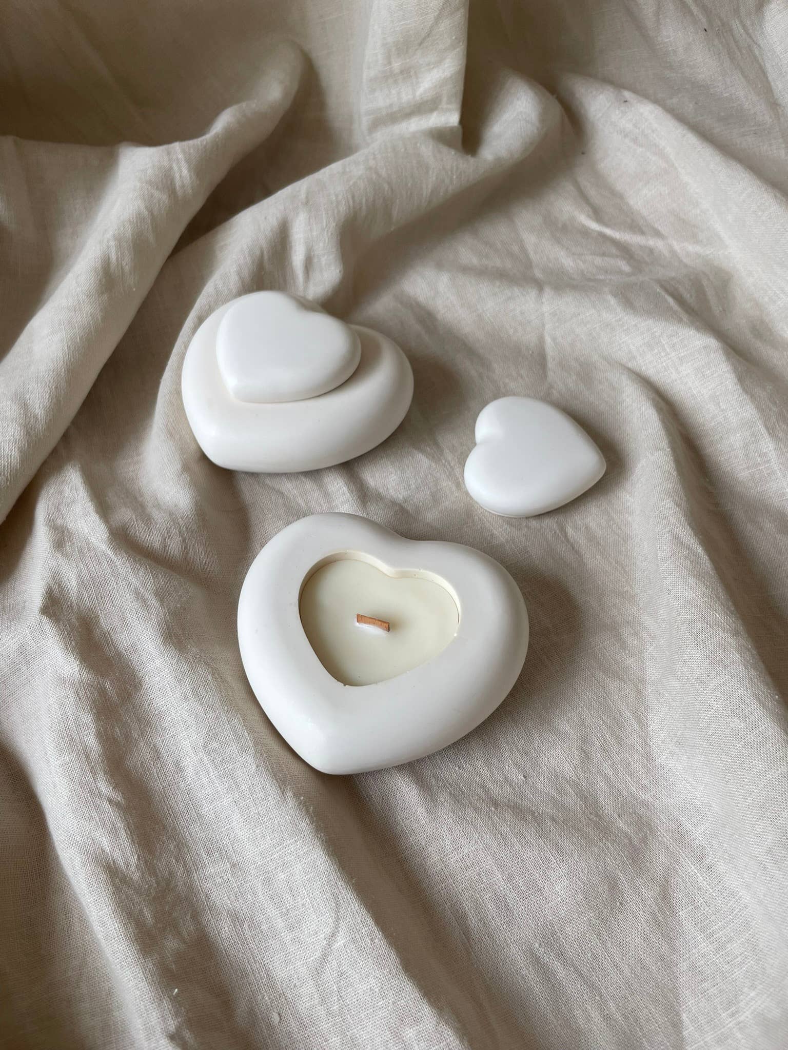 ‘Sweetheart’ soy‑wax scented candle.