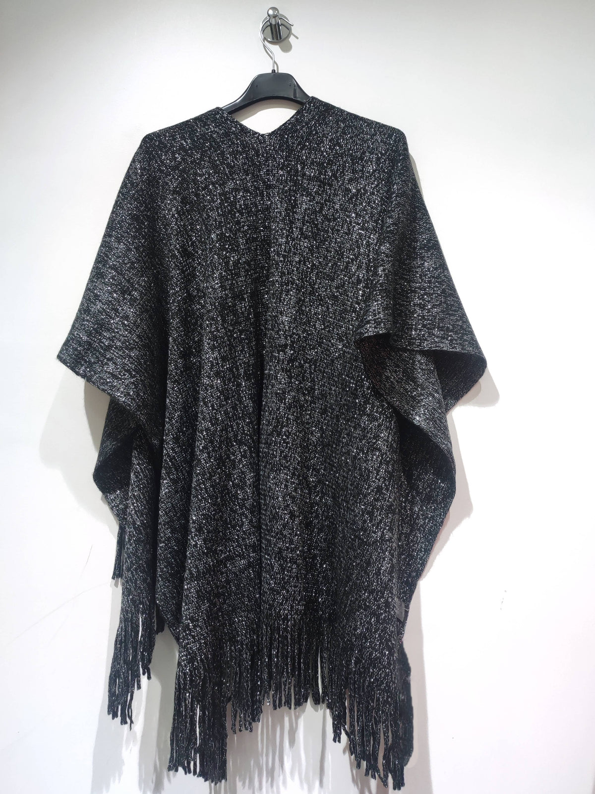 Shimmering Poncho – Winter Collection 2026