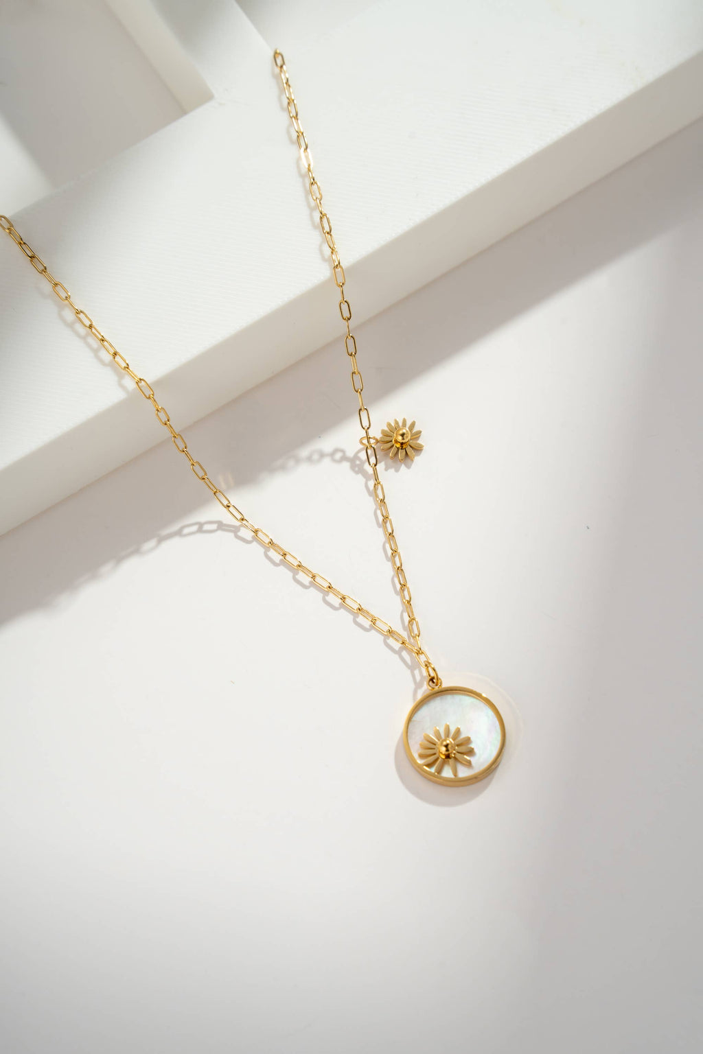 Gold Pearl Star Necklace – Elegant Stainless Steel Celestial Jewelry