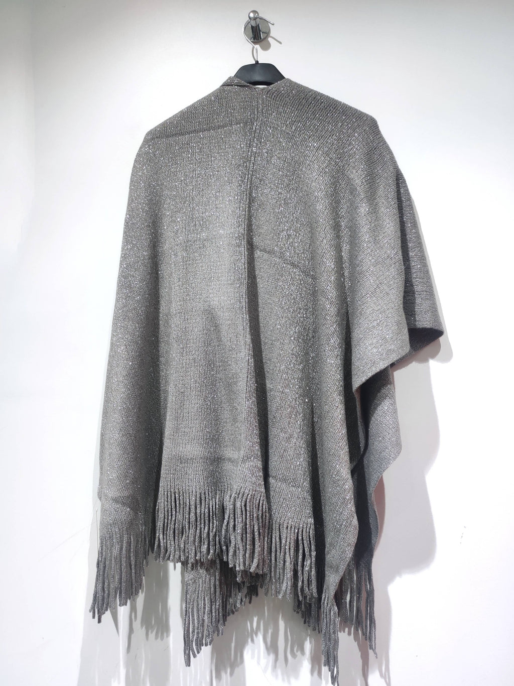 Shimmering Poncho – Winter Collection 2026