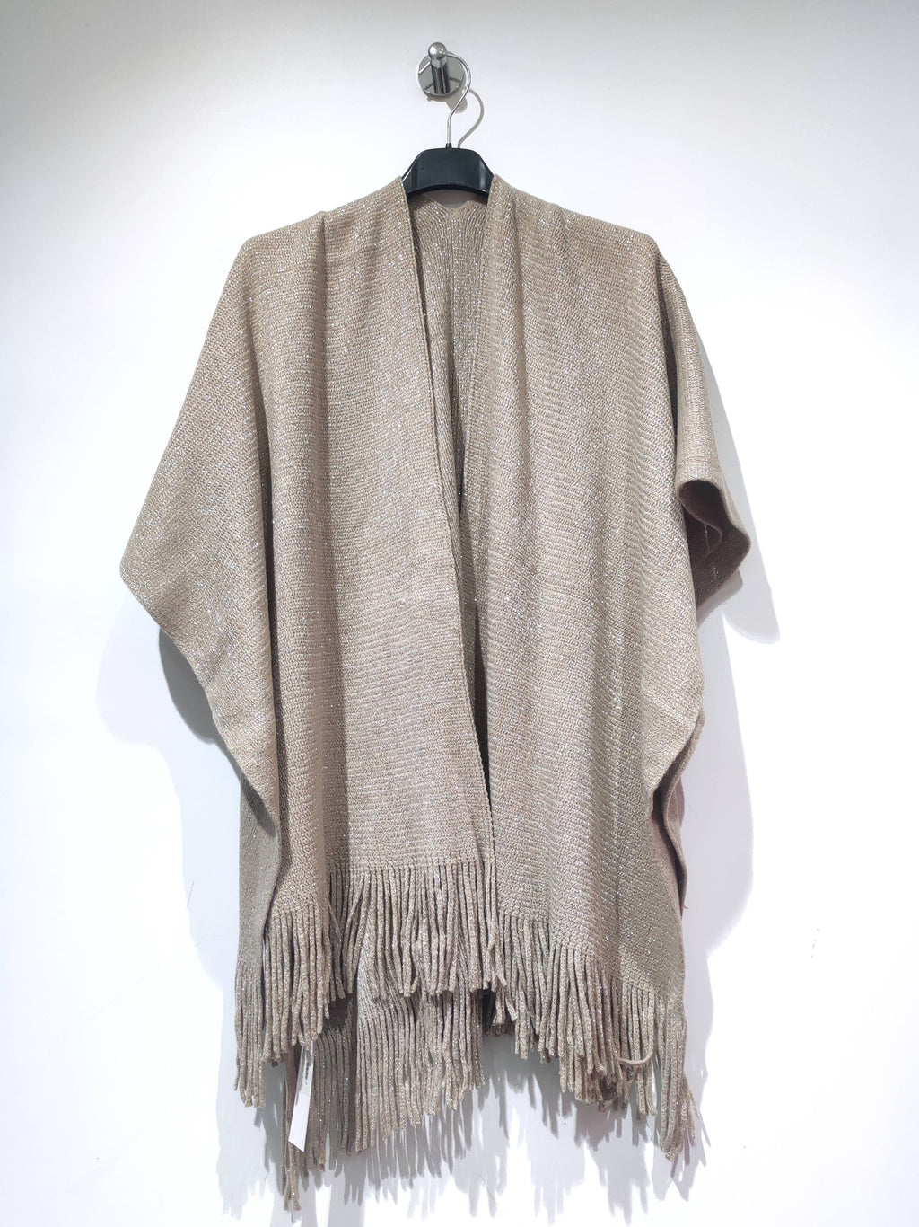 Shimmering Poncho – Winter Collection 2026