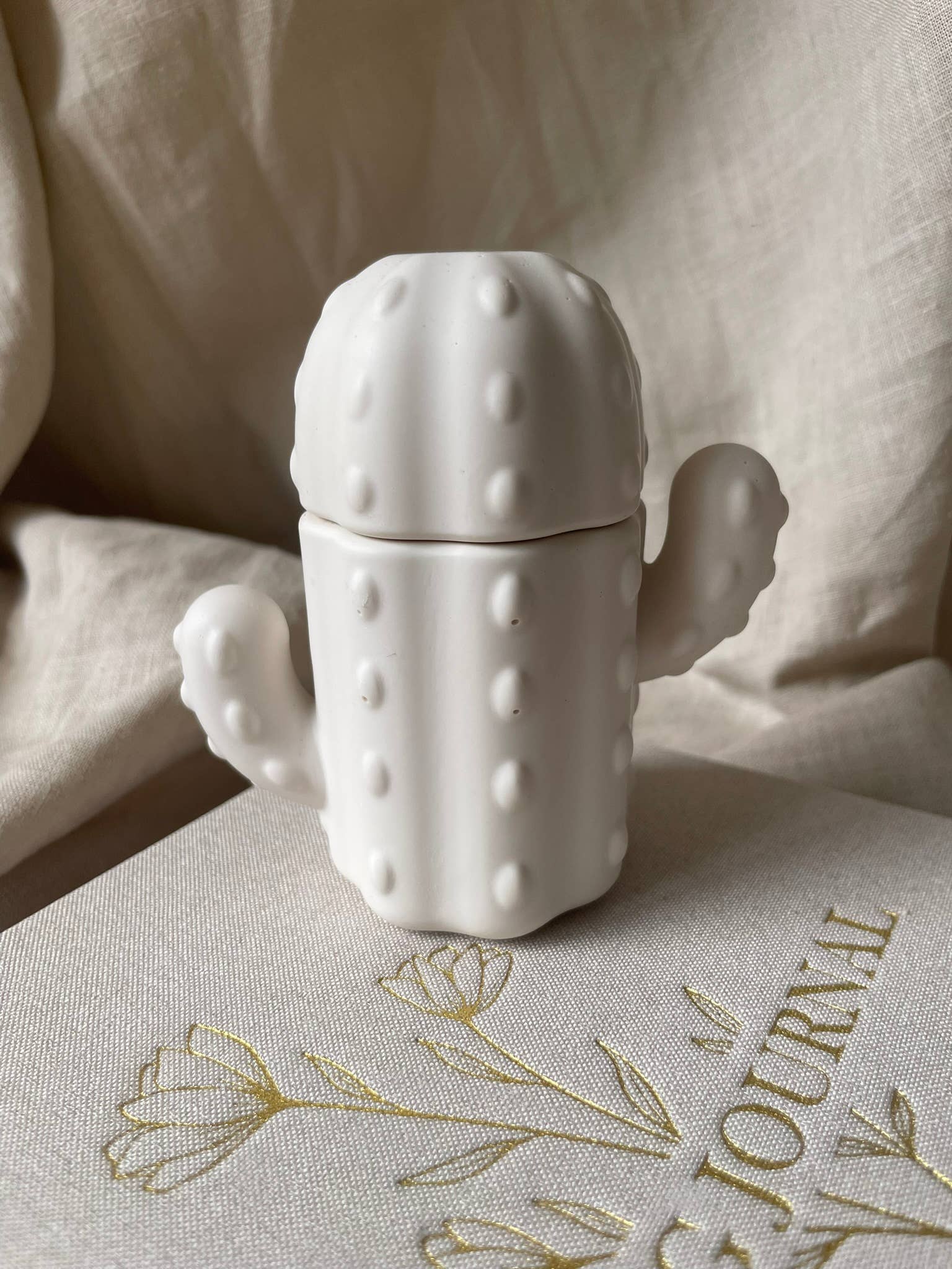 ‘Desert Bloom’ scented candle made from natural soy wax