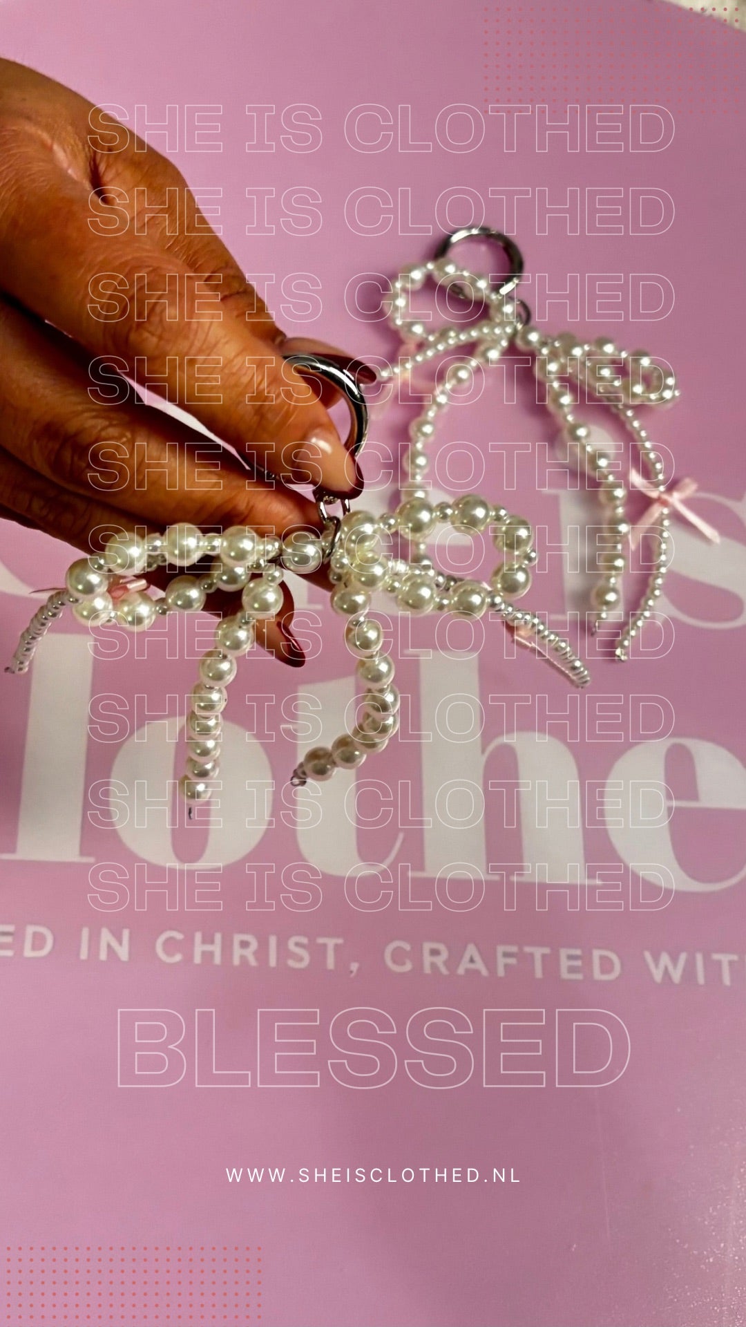 Pearl Bow Charm Keychain – Elegance You Can Carry