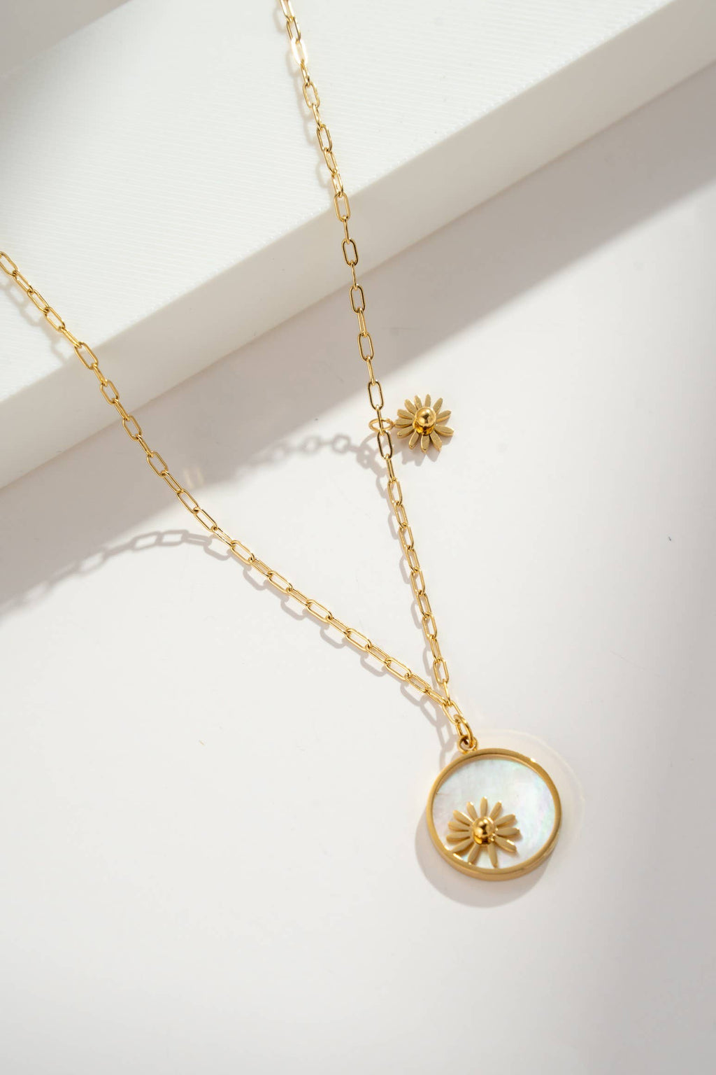 Gold Pearl Star Necklace – Elegant Stainless Steel Celestial Jewelry