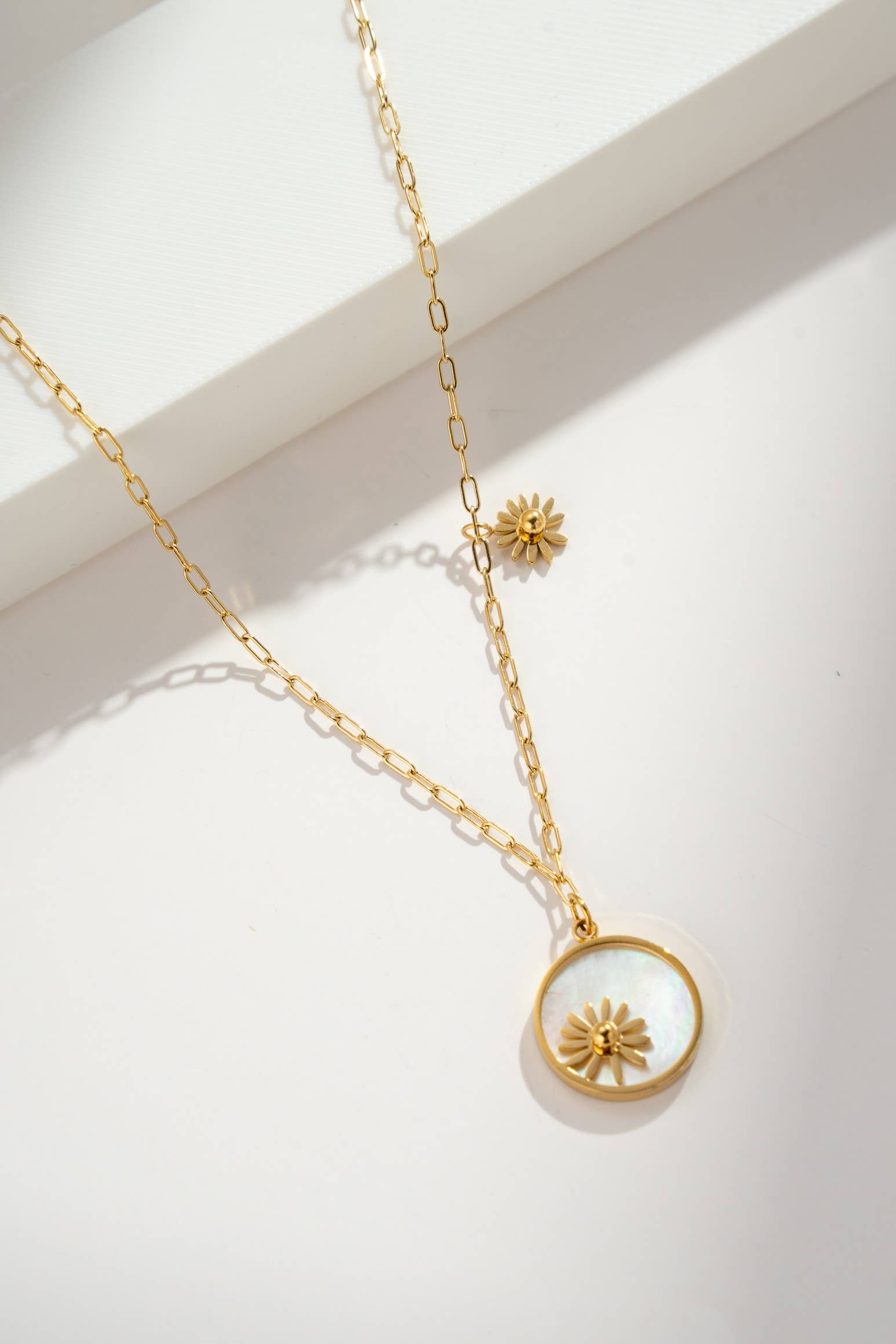 Gold Pearl Star Necklace – Elegant Stainless Steel Celestial Jewelry