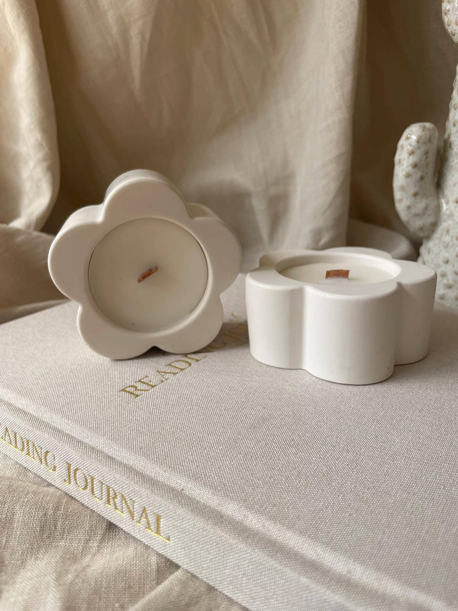 ‘Peonies & Peaches’ soy‑wax scented candle.