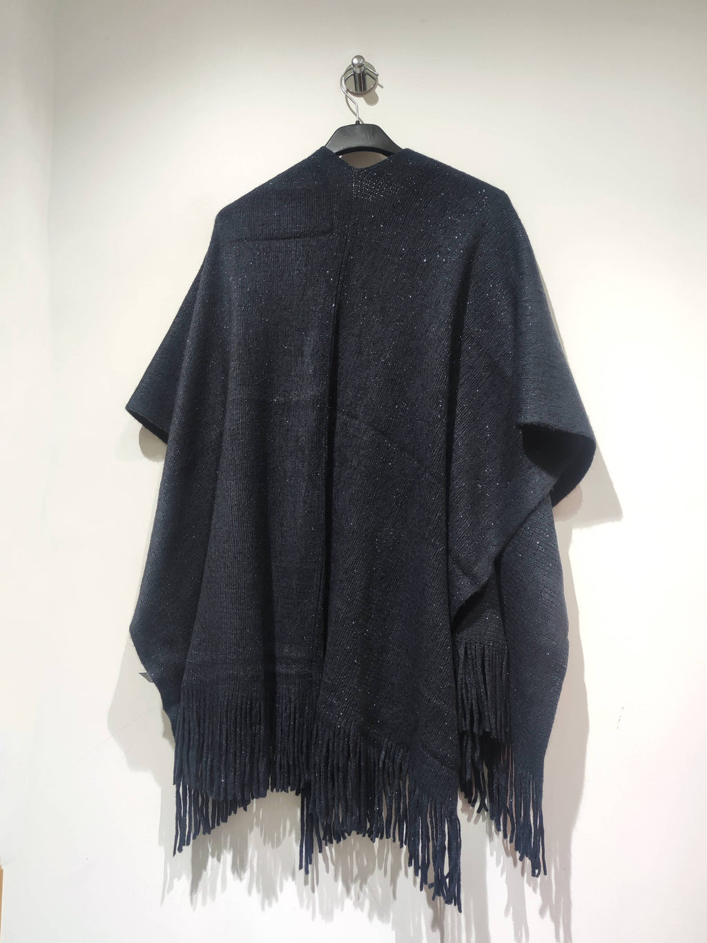 Shimmering Poncho – Winter Collection 2026
