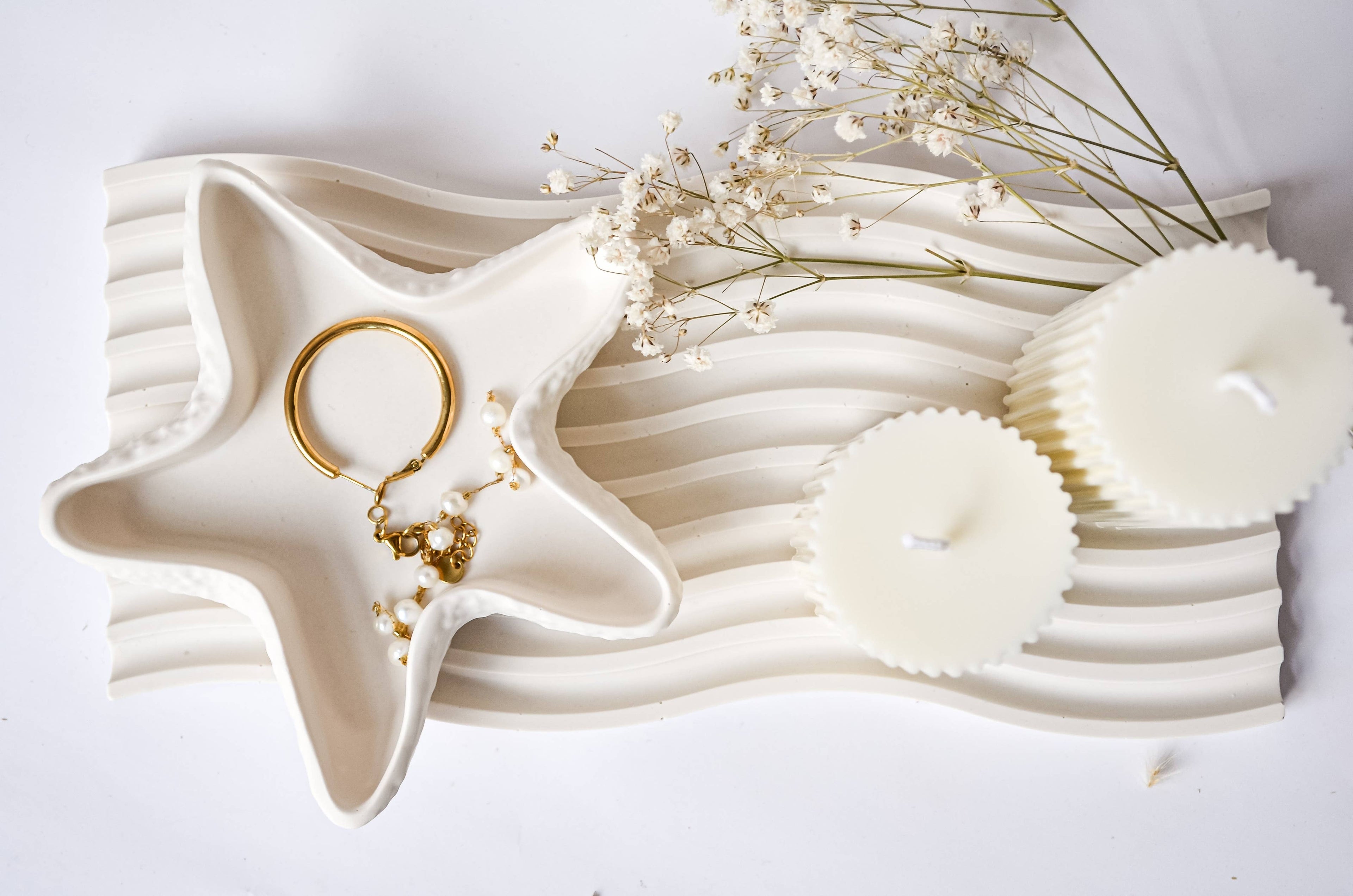 Shell‑shaped jewelry dish